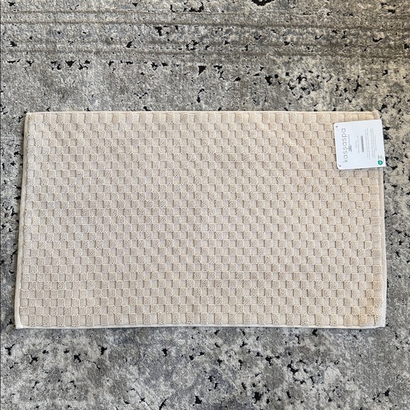 Kassaspa Textured Bath Mat 20x34 Inches - Picture 1 of 3